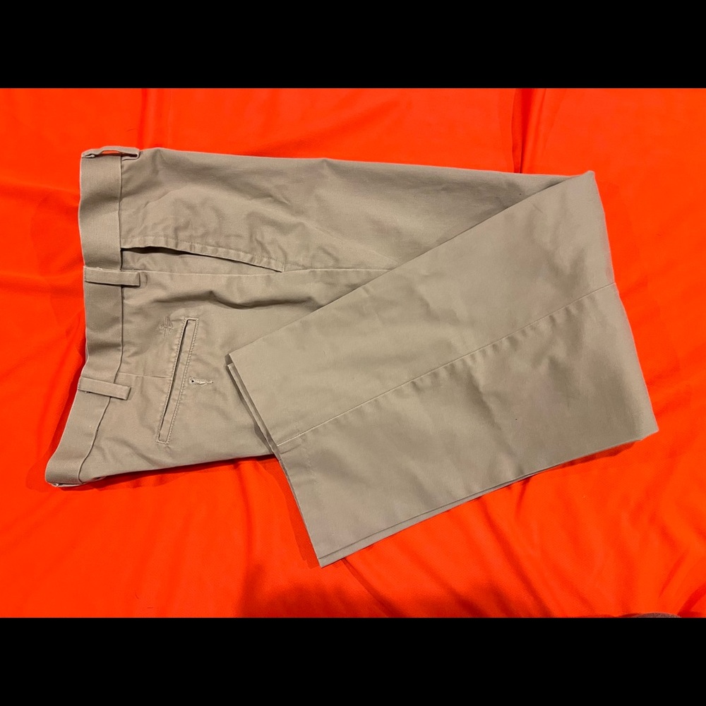 #43 Dockers Mens Khakis